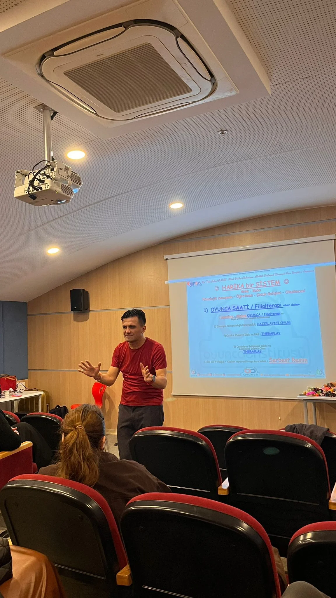 Bölüm öğretim üyelerimizden Dr. Fatih Mehmet ASLAN, Karatay Fevzi Çakmak Anaokulu öğretmenlerine yönelik “Oyunca Dili Keşif Süreci” ve “Oyunun İyileştirici Gücü” atölye çalışmaları gerçekleştirmiştir.
